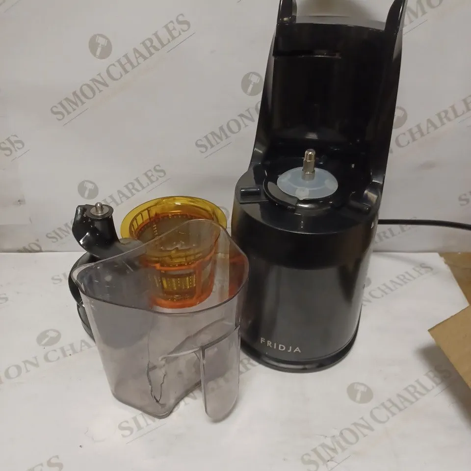 FRIDJA MASTICATING JUICER - BLACK (F1900)