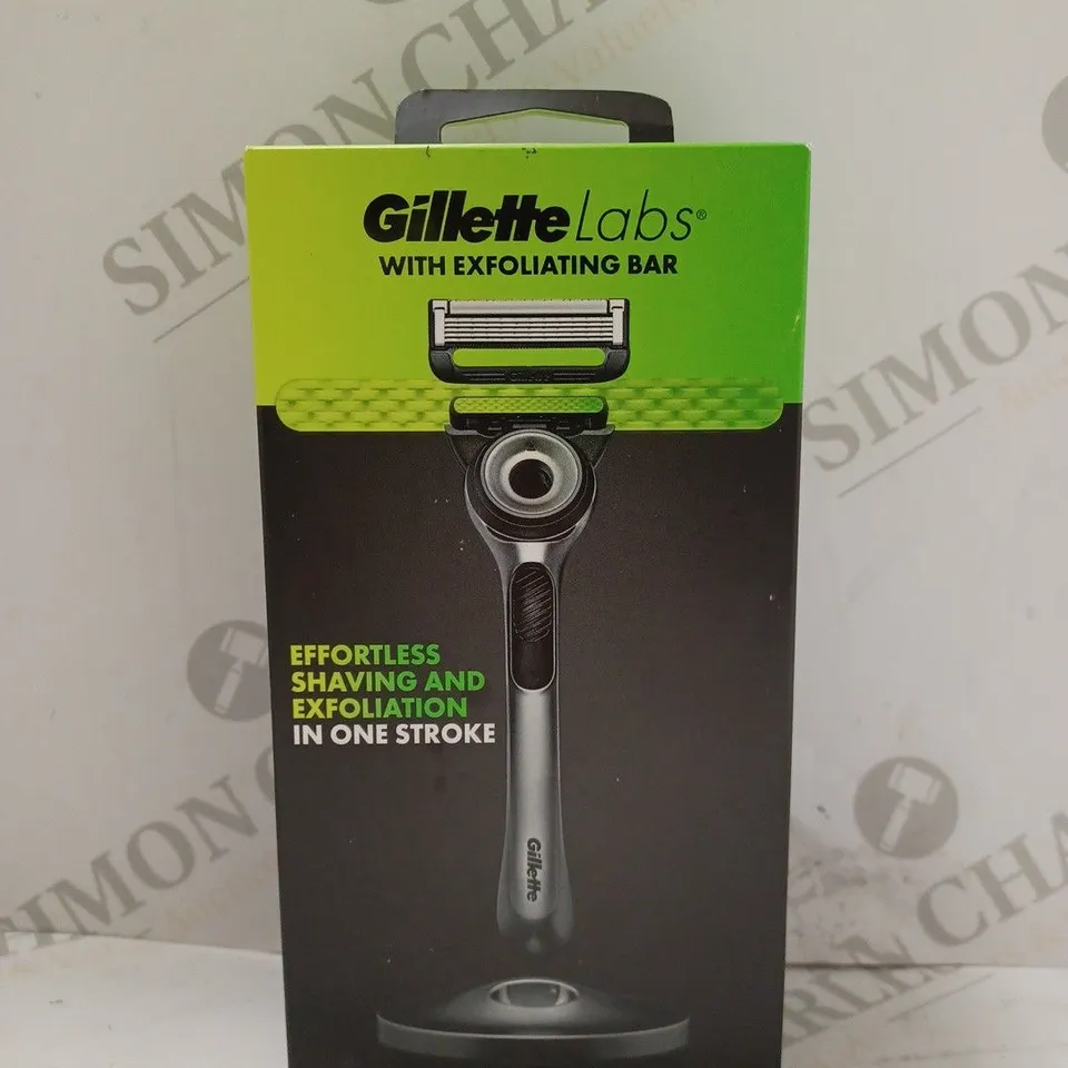 SEALED GILLETTE LABS WITH EXFOLIATING BAR MEN’S RAZOR WITH MAGNETIC STAND