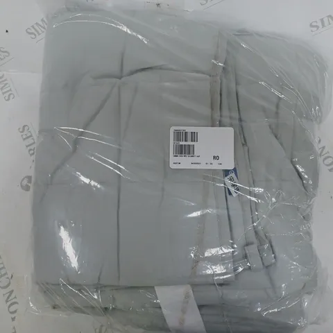 Emma Hug Weighted Blanket
