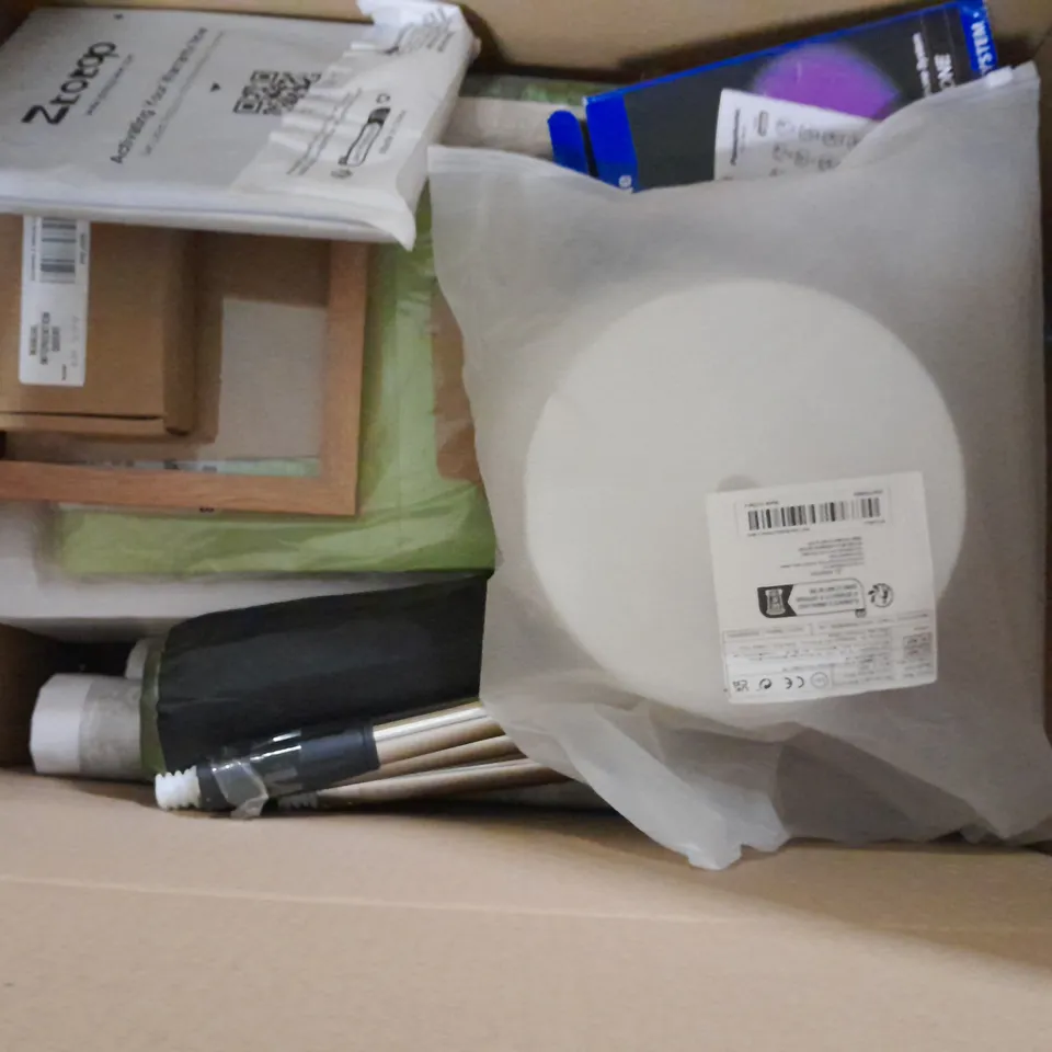 BOX OF APPROXIMATELY 12 ASSORTED ITEMS TO INCLUDE - GOLDEN TAP , TISSUE PAPER , WALLPAPER ETC