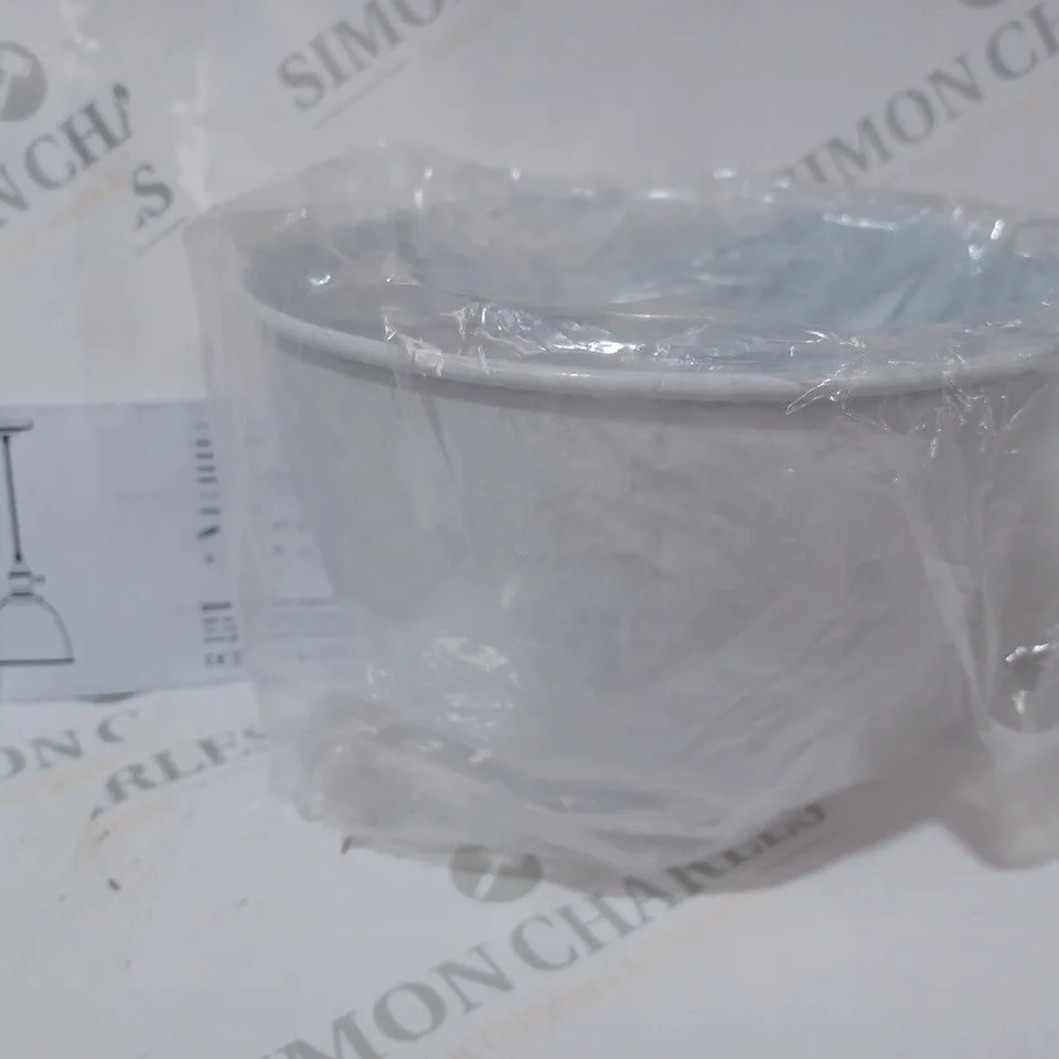 BOXED UNBRANDED LAMPHOLDER E26-RC22