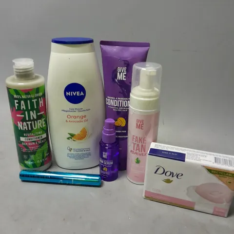 APPROXIMATELY 20 ASSORTED COSMETIC PRODUCTS INCLUDE - FAITH IN NATURE CONDITIONER - NIVEA BODY WASH - DOVE CREAM BAR SOAP