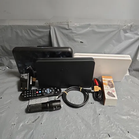 APPROXIMATELY 10 ASSORTED ELECTRICAL PRODUCTS & ACCESSORIES TO INCLUDE ROUTERS, REMOTE, CABLES ETC 