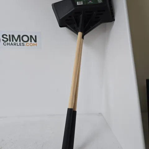 CLEAR 'N' COLLECT MULTI-PURPOSE GARDEN RAKE - PLASTIC HEAD, WOODEN HANDLE