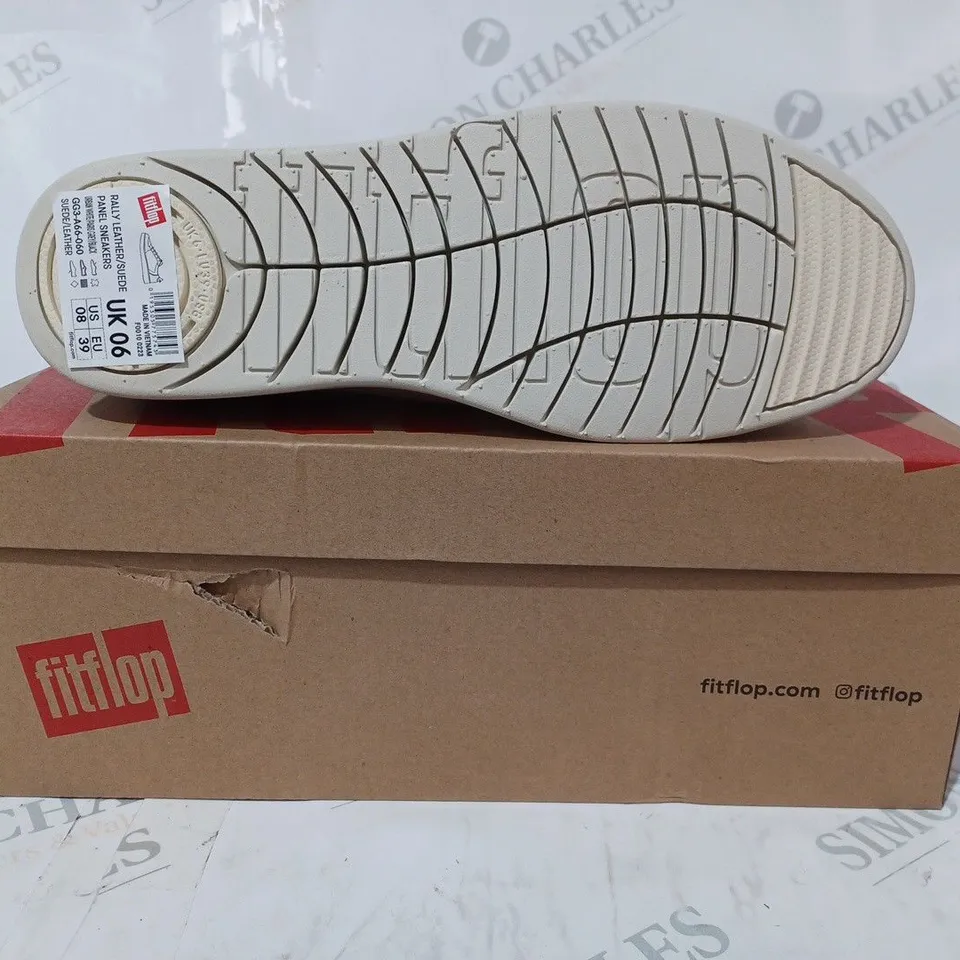 BOXED PAIR OF FITFLOP RALLY LEATHER/SUEDE PANEL SNEAKERS IN WHITE/GREY UK SIZE 6