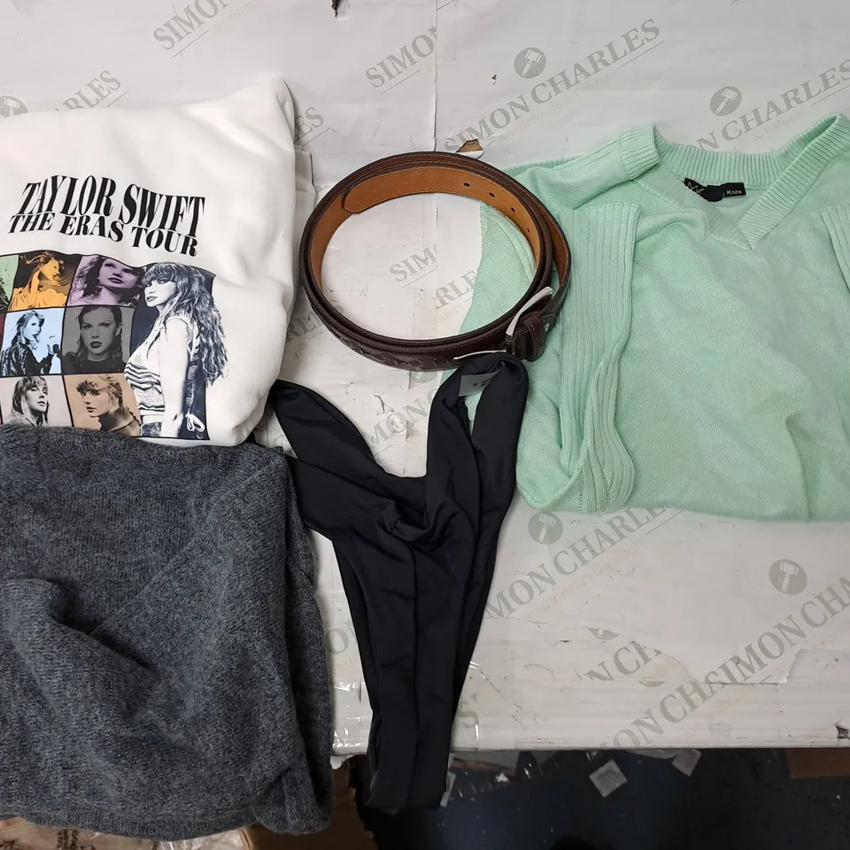 BOX OF APPROXIMATELY 25 ASSORTED CLOTHING ITEMS TO INCUDE - KNITTED JACKET  , TOPS , BELT - ETC