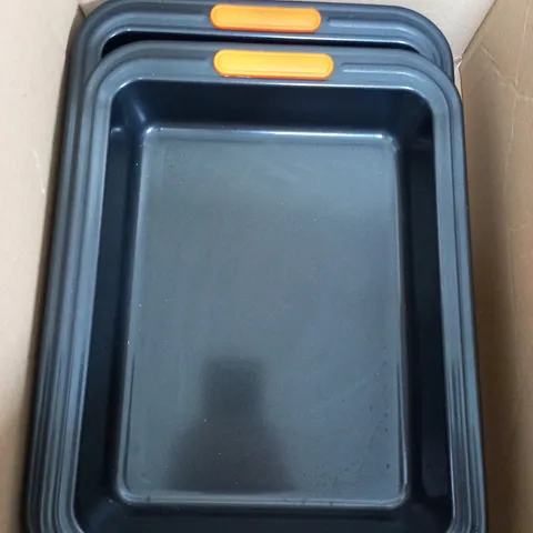 LOT OF 6 LE CREUSET CAKE TINS