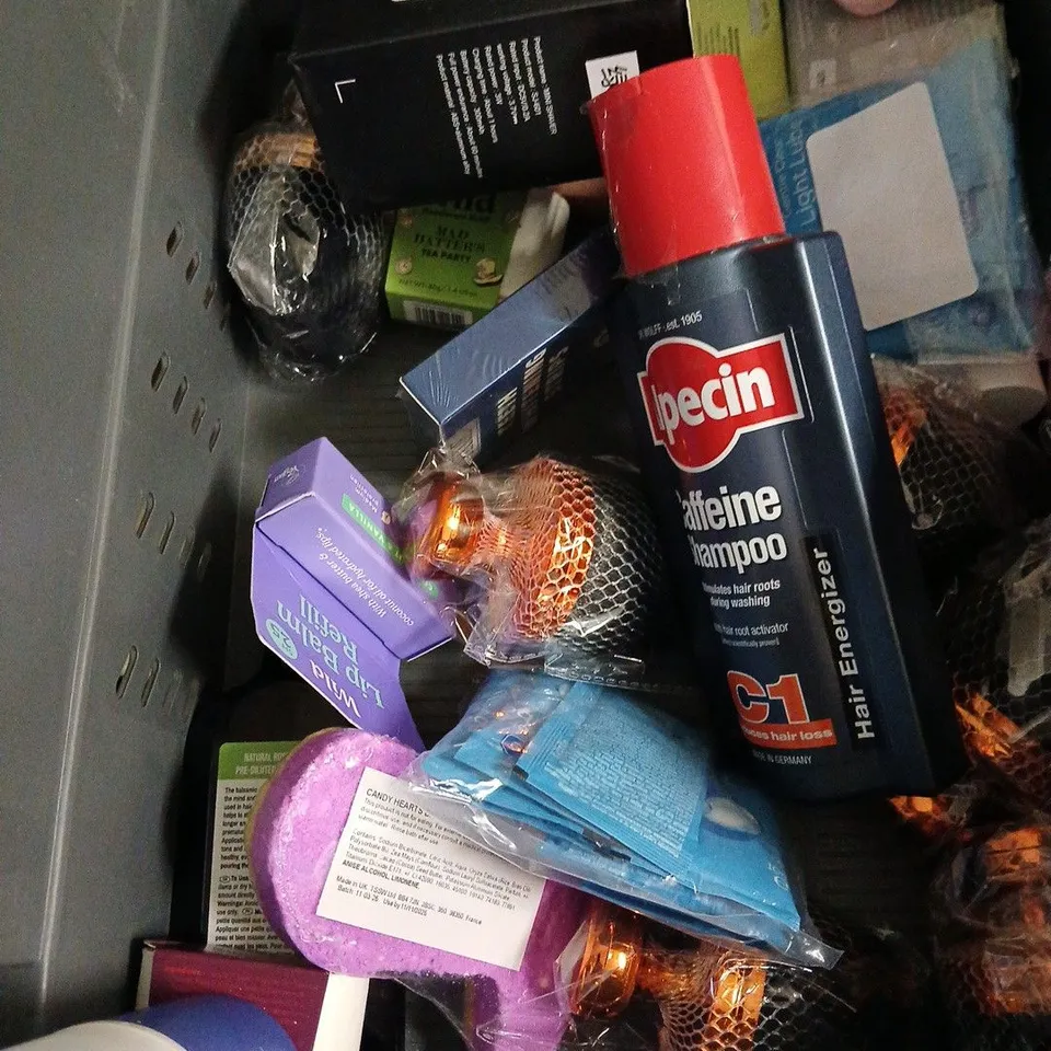 APPROXIMATELY 20 HEALTH AND BEAUTY PRODUCTS TO INCLUDE MANSCAPED CROP SOOTHER, REVOLUTION BRONZER AND ALPECIN CAFFEINE SHAMPOO
