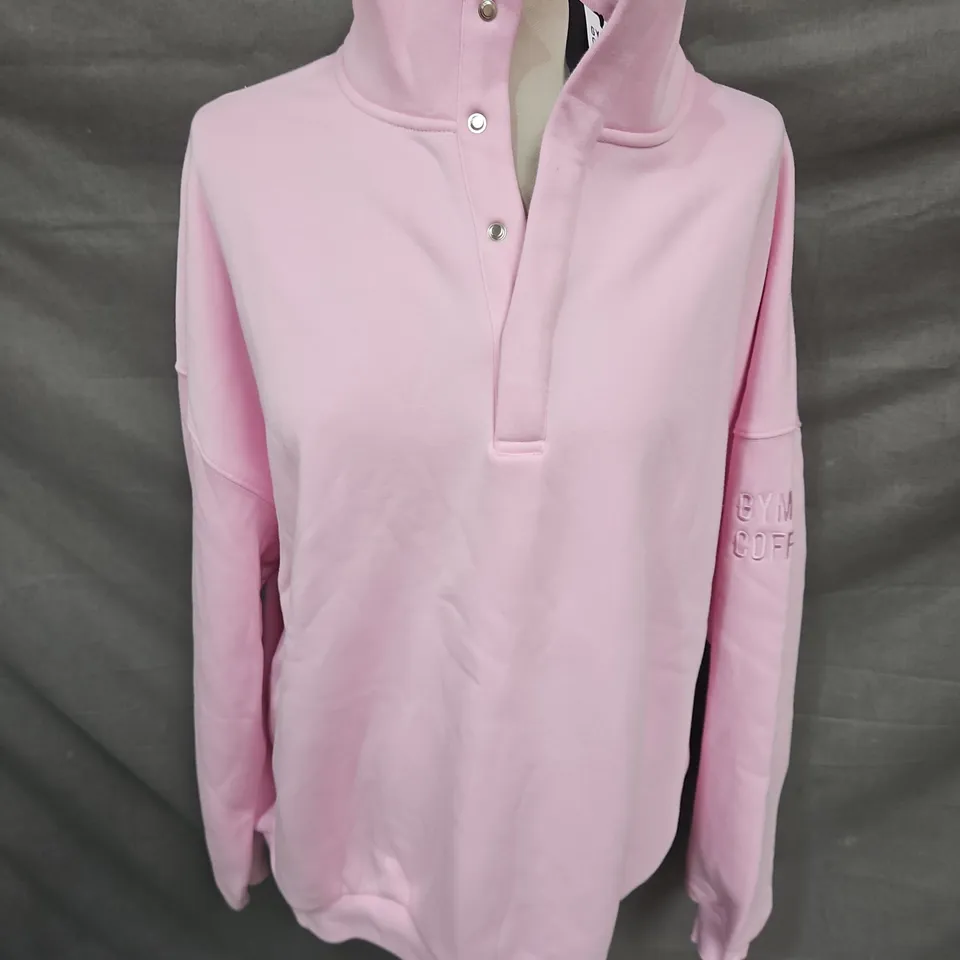 GYM+COFFEE SNAP COLLAR SIERRA SWEATSHIRT IN BABY PINK SIZE M