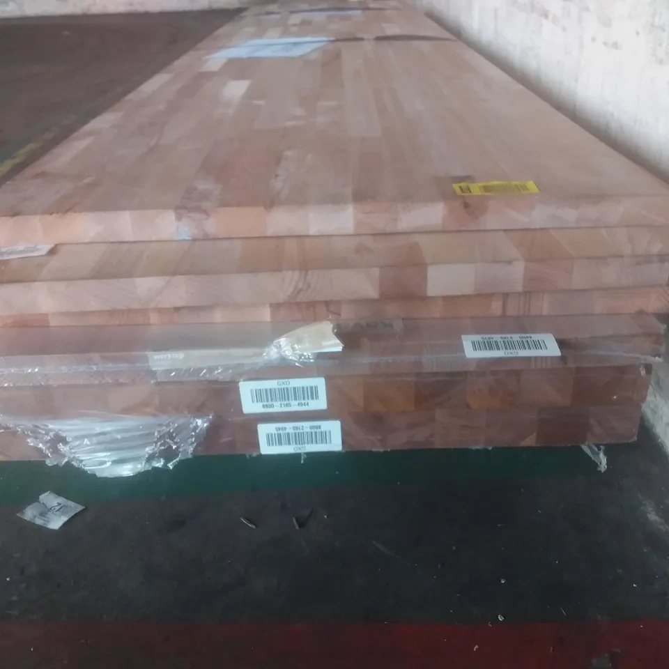 PALLET CONTAINING APPROXIMATELY 6 WORKTOPS