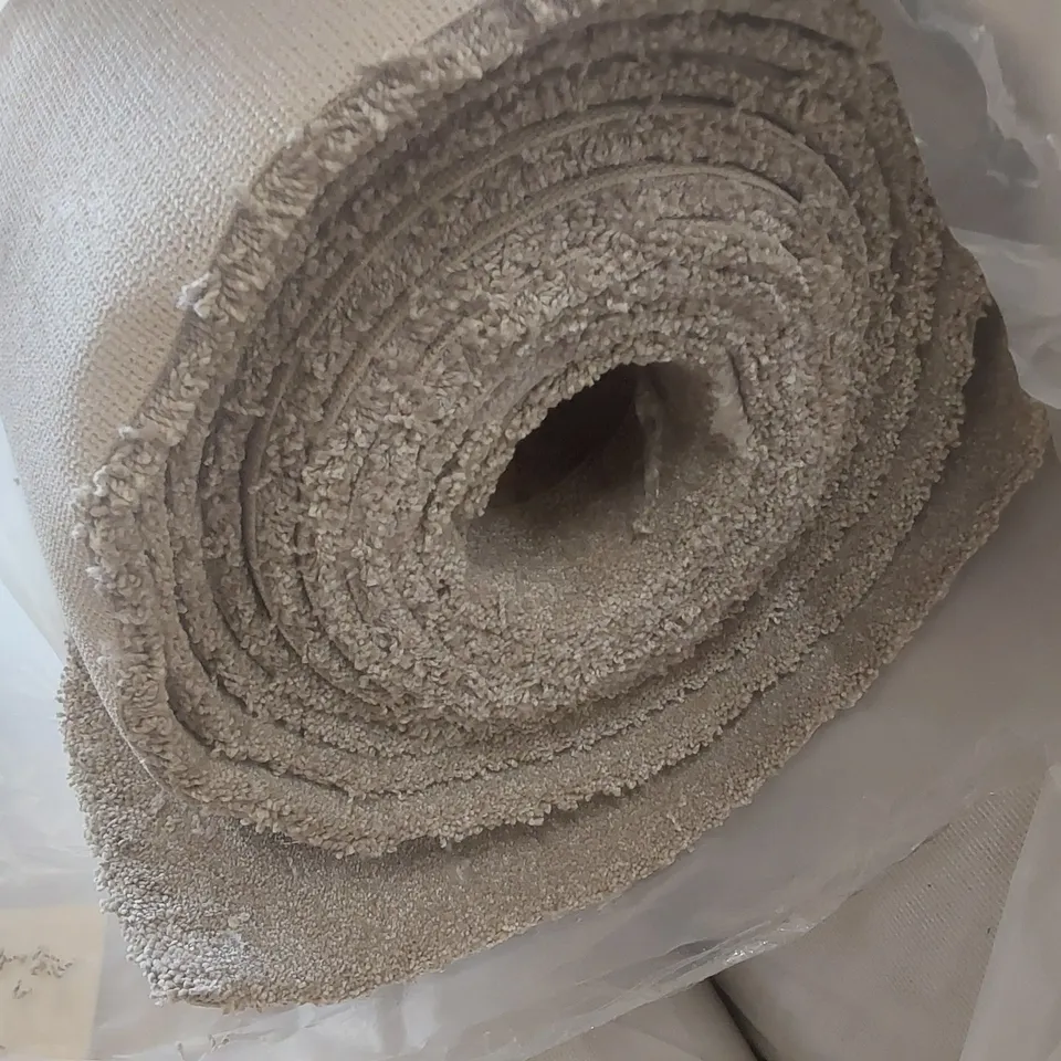 ROLL OF QUALITY ULTIMATE EXPRESSIONS CASHEW CARPET - APPROXIMATELY 8 x 4m