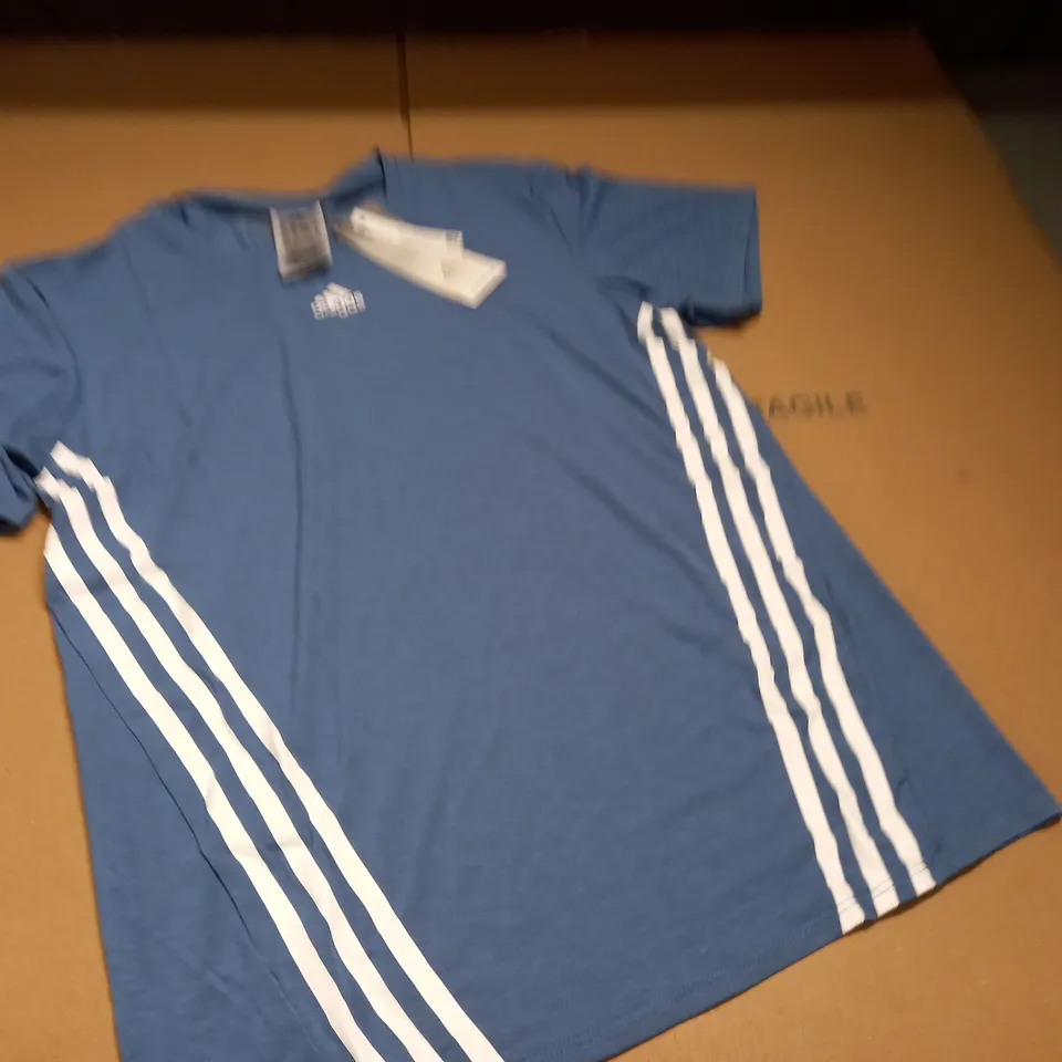 ADIDAS TRAINING ICONS T-SHIRT IN BLUE - XS