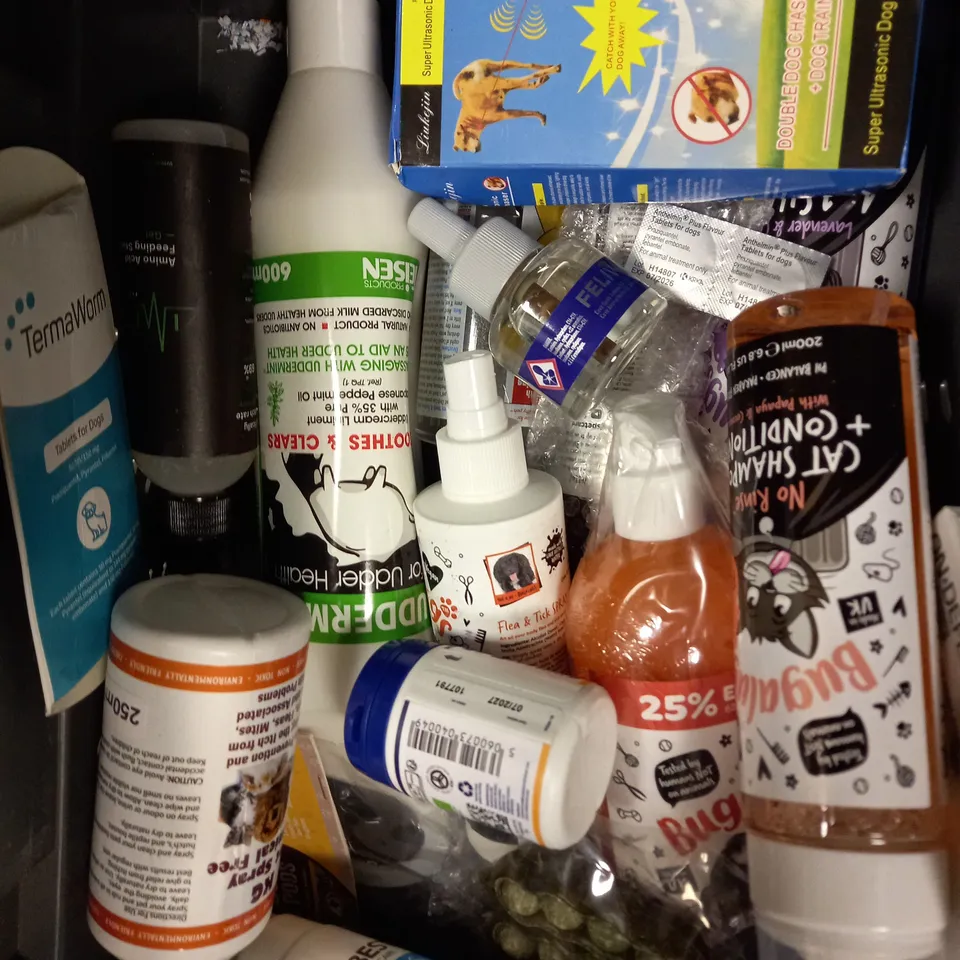 APPROXIMATELY 20 ASSORTED PET CARE PRODUCTS TO INCLUDE SHAMPOO, NEX GUARD, EAR CLEANER ETC - COLLECTION ONLY  