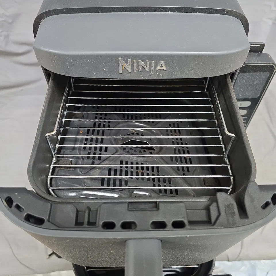 NINJA COUNTERTOP AIR FRYER OVEN IN BLACK & GREY