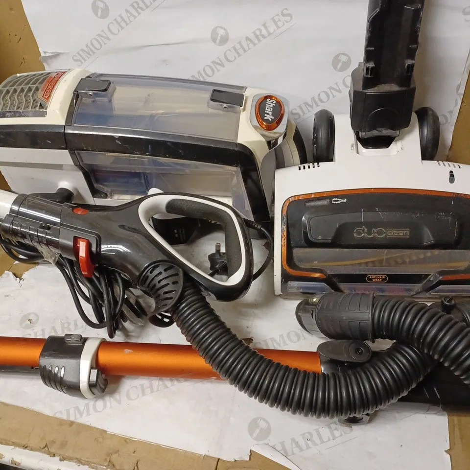 SHARK DUO CLEAN VACUUM CLEANER