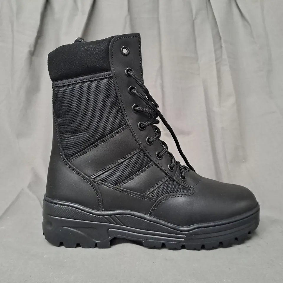 BOXED PAIR OF SAVAGE ISLAND BOOTS IN BLACK UK SIZE 5