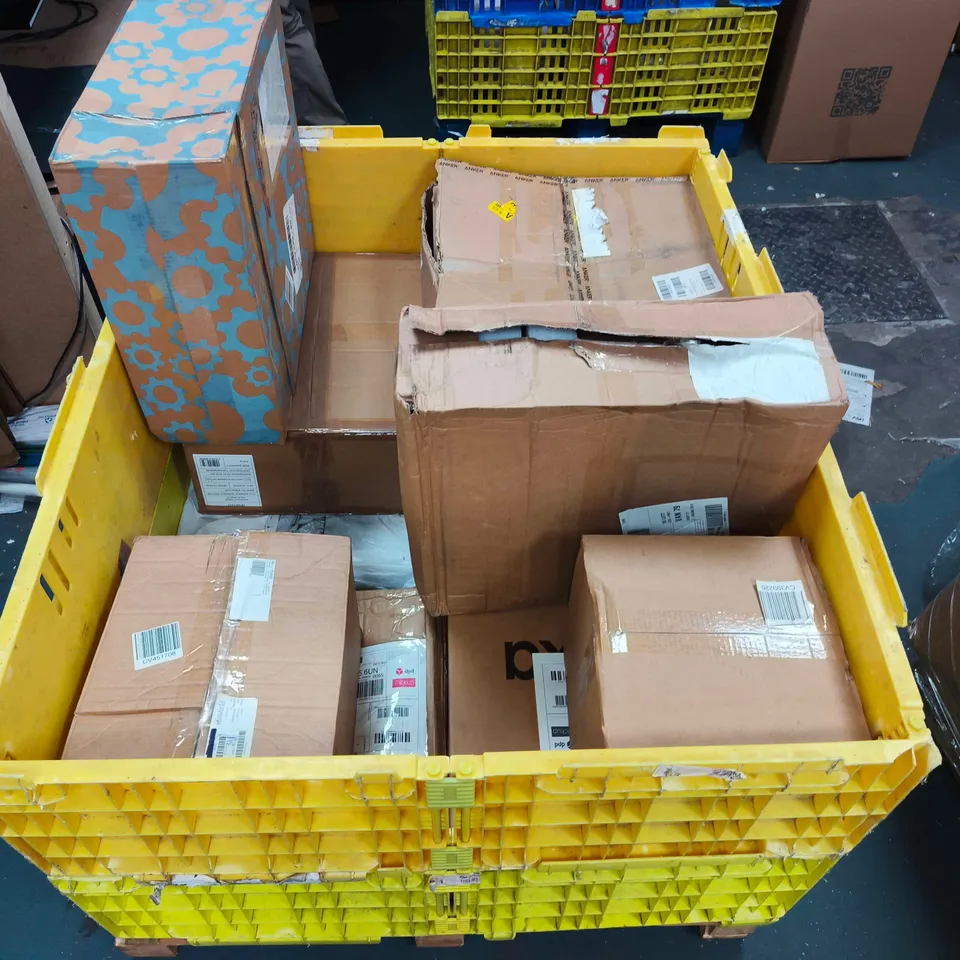 PALLET CONTAINING APPROXIMATELY 15 ASSORTED LENCO AUDIO ITEMS TO INCLUDE VARIOUS MODEL TURNTABLES AND SPEAKERS