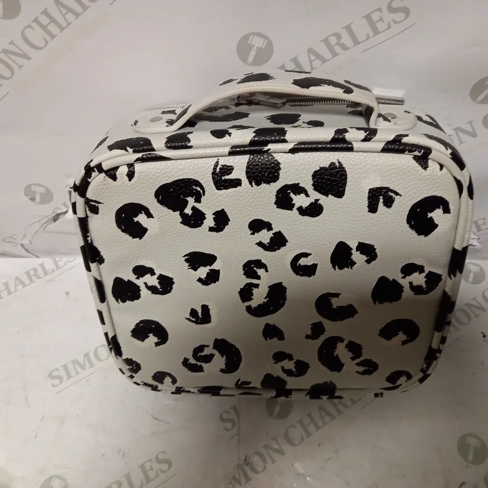TILI LEOPARD PRINT MAKE-UP ORGANISER MEDIUM VANITY CASE GREY