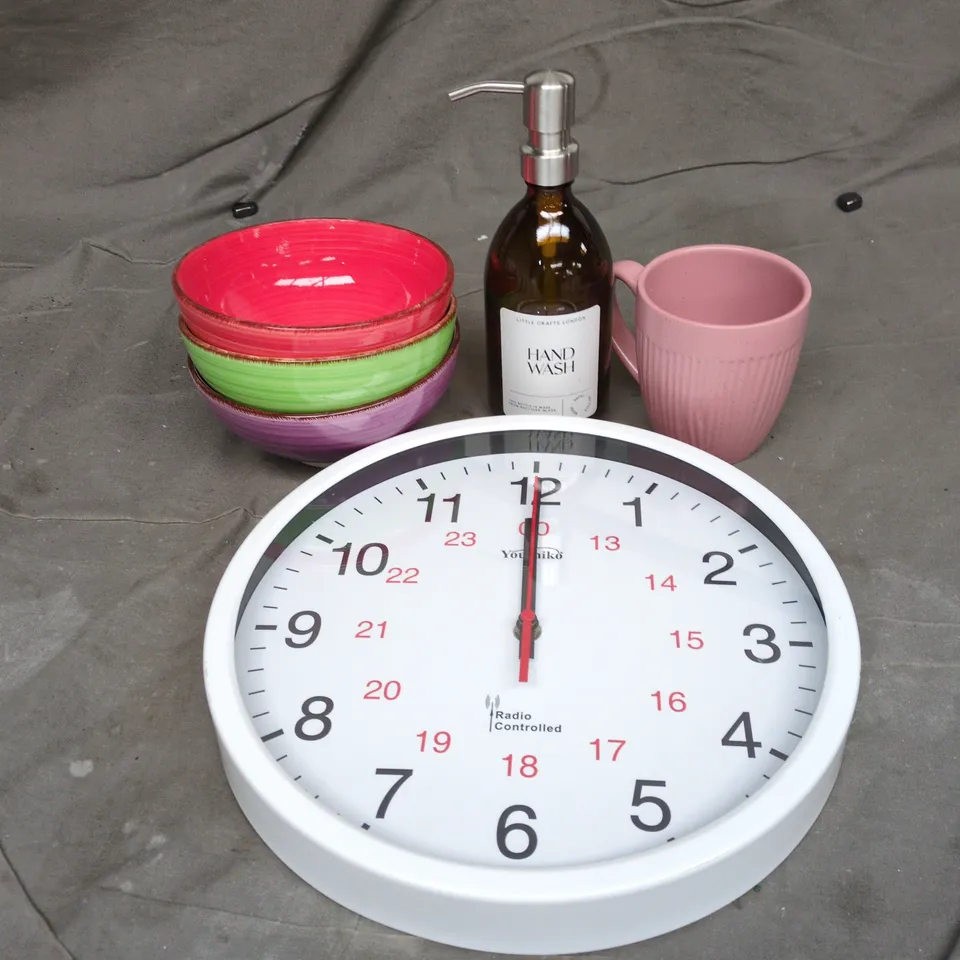 LOT OF APPROXIMATELY 20 ASSORTED POTTERY ITEMS TO INCLUDE MUGS, WALL CLOCK AND A GLASS HAND WASH PUMP BOTTLE