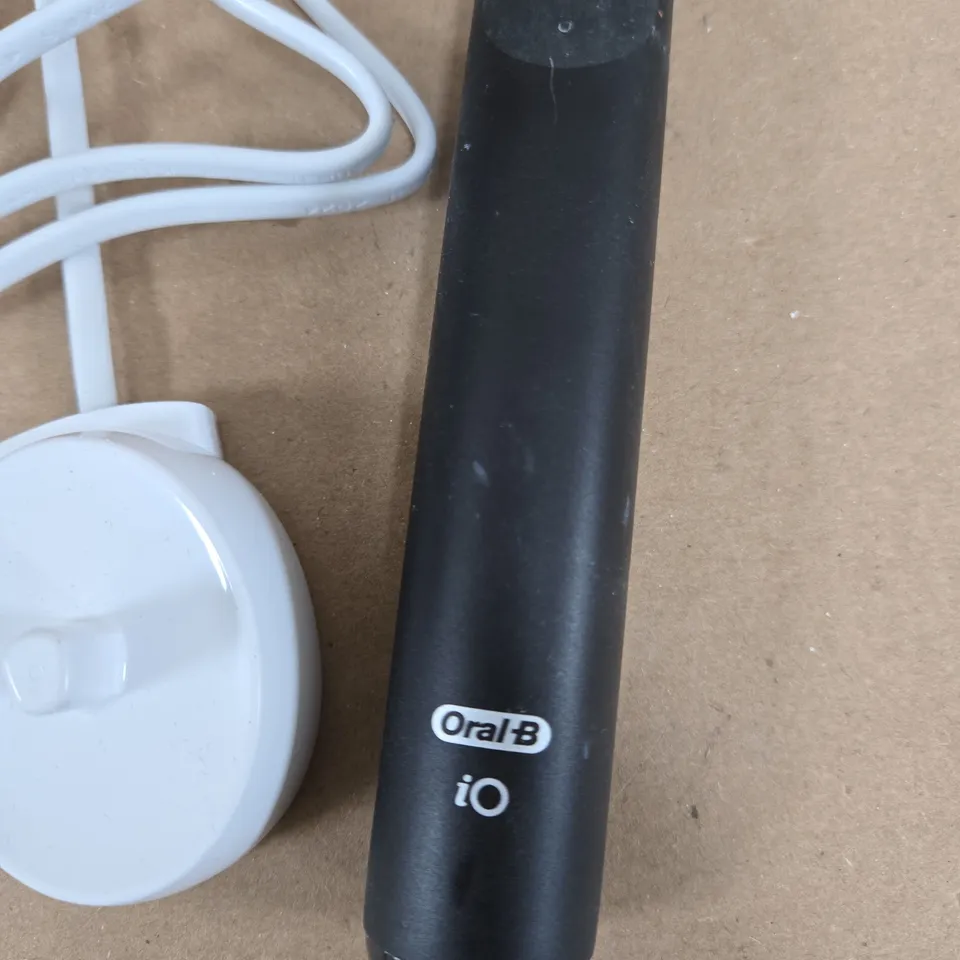ORAL-B IO ELECTRIC TOOTHBRUSH – BLACK