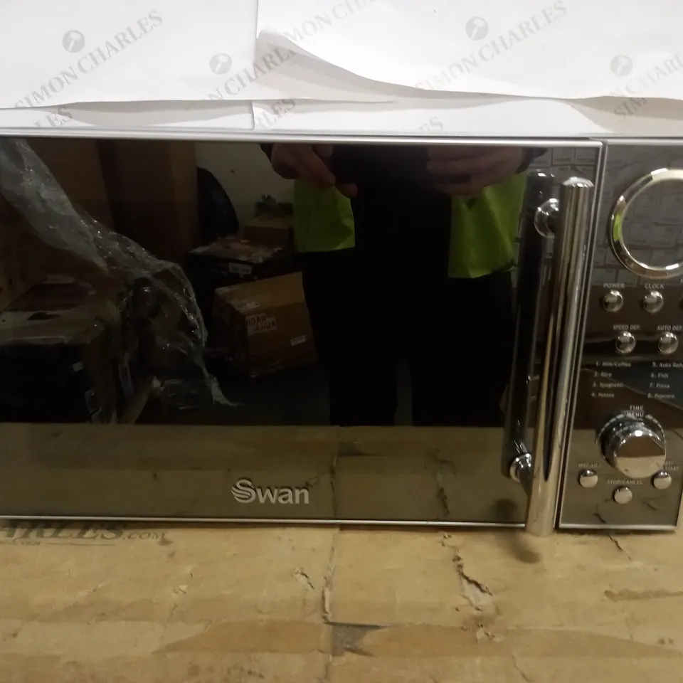 SWAN SM3080LN DIGITAL SOLO MICROWAVE WITH 10 POWER LEVELS, 800 WATT, 20 LITRE, SILVER
