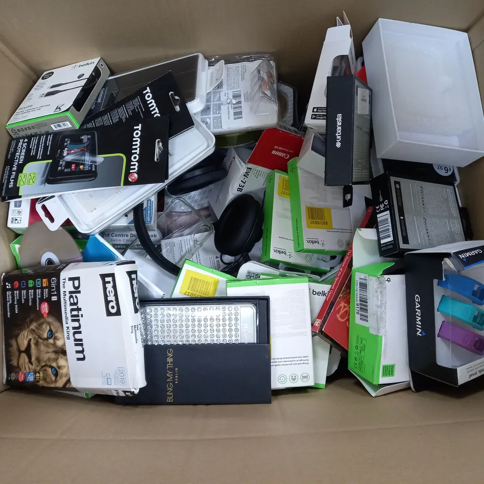 APPROXIMATELY 20 ASSORTED ELECTRICALS TO INCLUDE TECH21 SNAP CASE, ARLO CHIME, GIGASET E370HX, ETC