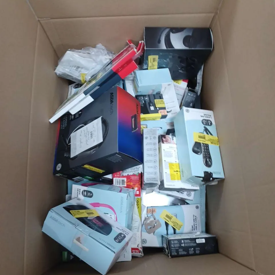 LOT OF APPROXIMATELY 30 ELECTRICAL ITEMS TO INCLUDE HEADPHONES, FIRESTICK AND TV REMOTES