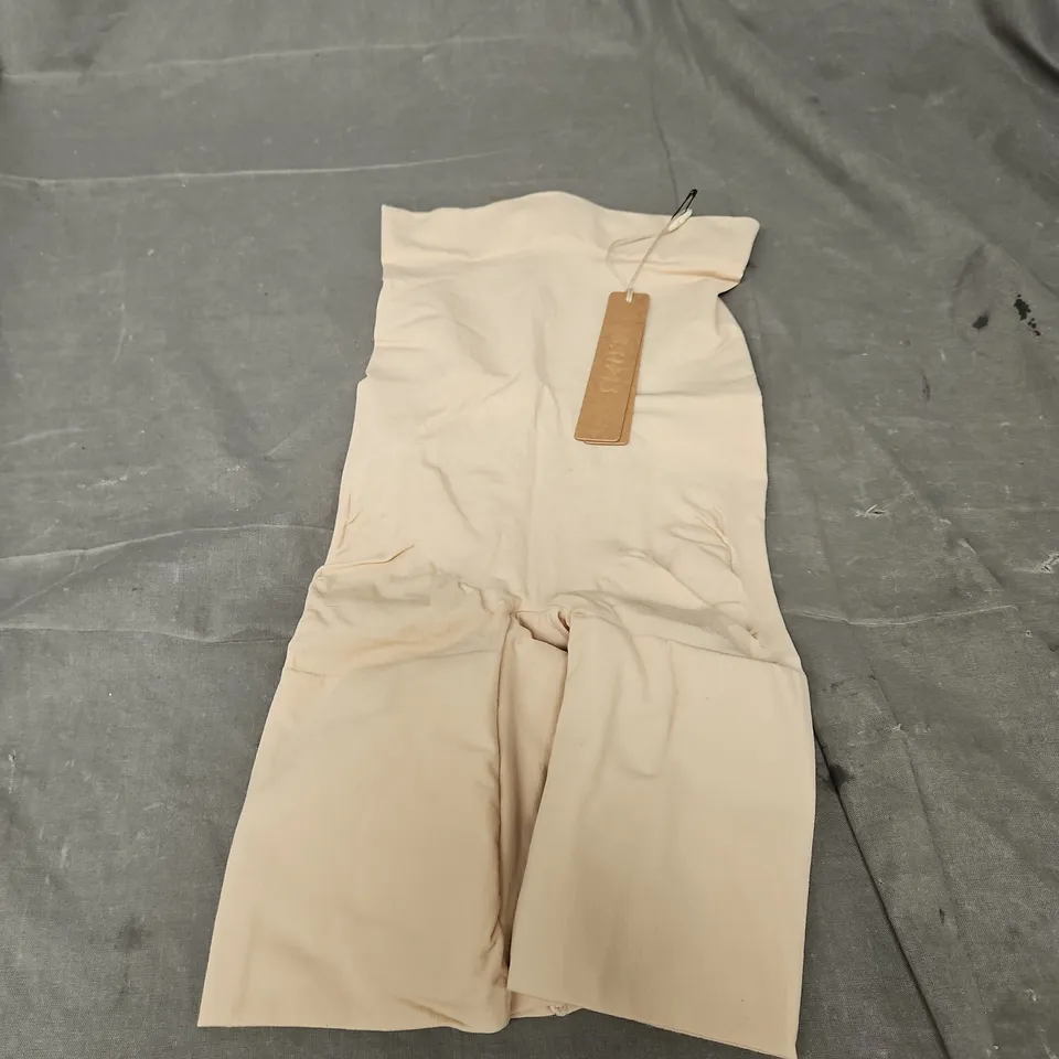 SKIMS EVERYDAY SCULPT MID THIGH SHORT IN SAND SIZE S