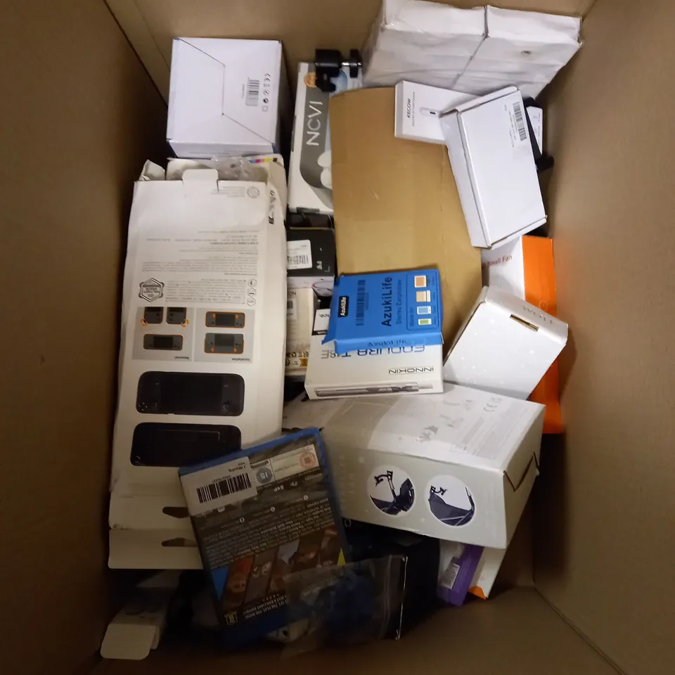 BOX OF APPROXIMATELY 20 ASSORTED ELECTRICAL PRODUCTS TO INCLUDE USB SMALL, INNOKIN COMPLETE VAPING SYSTEM, LED WALL LAMP ETC 