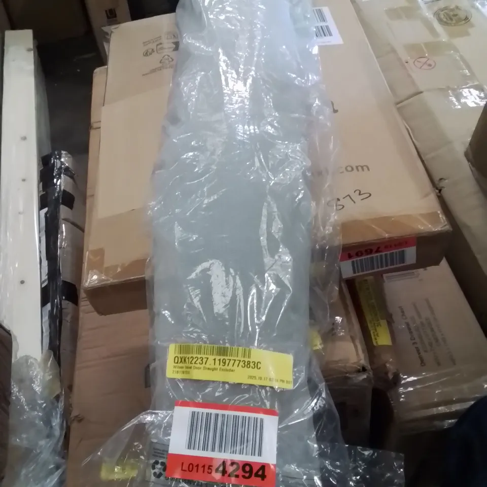 BAGGED WILSON VELVET DOOR DRAUGHT EXCLUDER