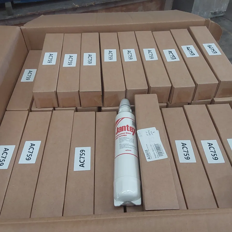 BOX CONTAINING APPROXIMATELY 65x BRAND NEW JANTEX WATER FILTER CARTRIDGES 