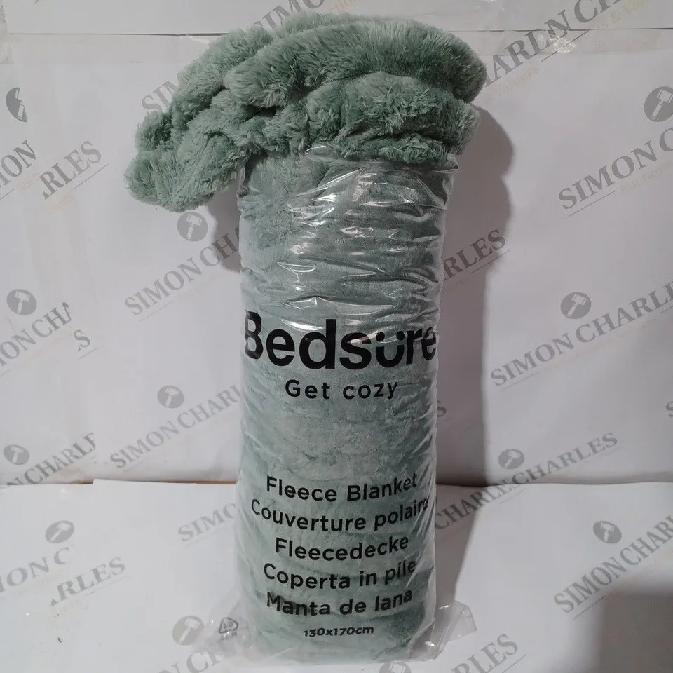 BED SURE FLEECE BLANKET IN GREEN - 130X170CM