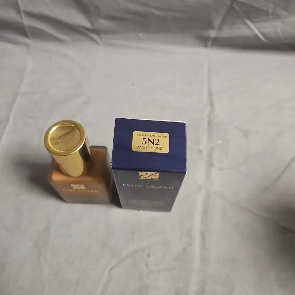 ESTÉE LAUDER DOUBLE WEAR STAY-IN-PLACE MAKEUP FOUNDATION – SHADE 5N2 AMBER HONEY – 30ML, BOXED