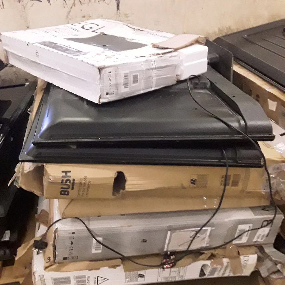 PALLET CONTAINING APPROXIMATELY 7 ASSORTED TVS