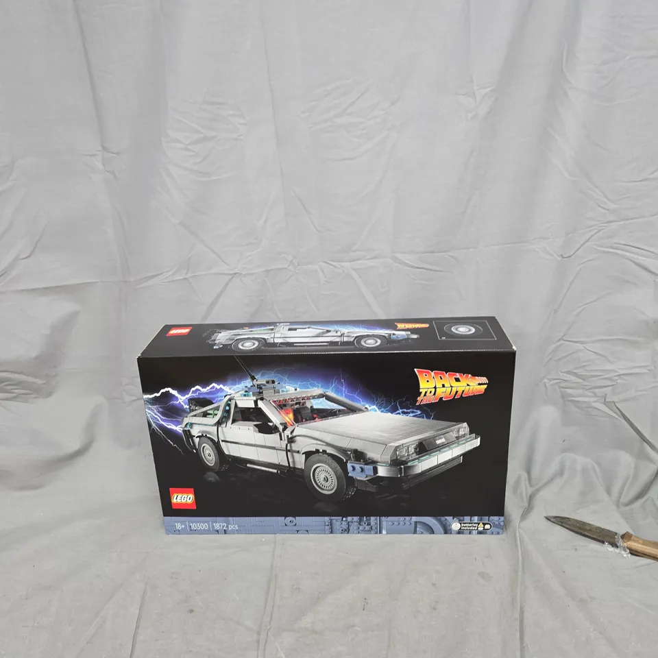 LEGO BACK TO THE FUTURE TIME MACHINE DELOREAN SET 10300 – 1,872 PCS – BOXED