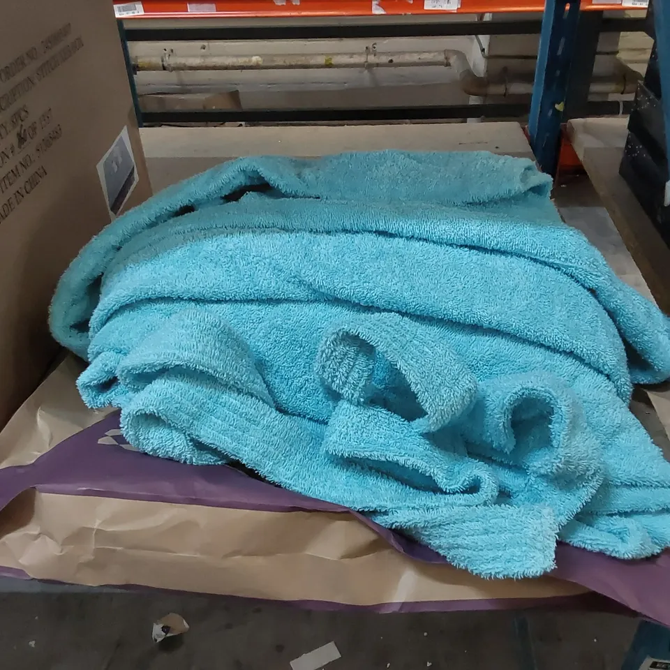 BAGGED TILSTONE COTTON SATEEN UNISEX MID-CALF BATHROBE, TEAL // SIZE: XXL