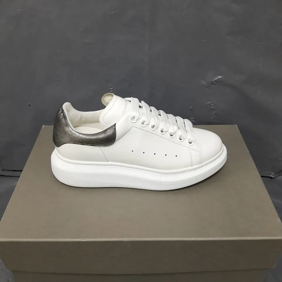 BOXED PAIR OF ALEXANDER MCQUEEN OVERSIZED TRAINERS IN WHITE - 4.5