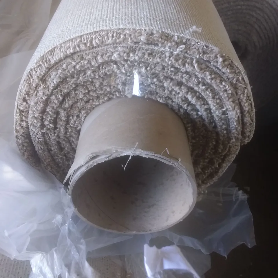 ROLL OF QUALITY FIRST IMPRESSIONS FRESH CARPET APPROXIMATELY 3X12M