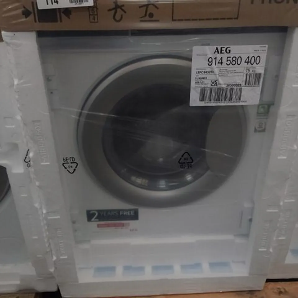 AEG 8000 SERIES INTEGRATED 8KG WASHING MACHINE MODEL L8FC8432BI RRP £809