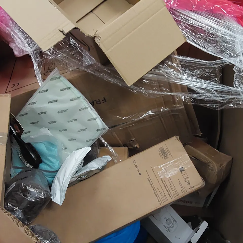 PALLET OF ASSORTED ITEMS INCLUDING: AIR FRYER, PORTABLE WASHING MACHINE, PET BED, MEN'S CLOTHING, FABRIC SHOE RACK