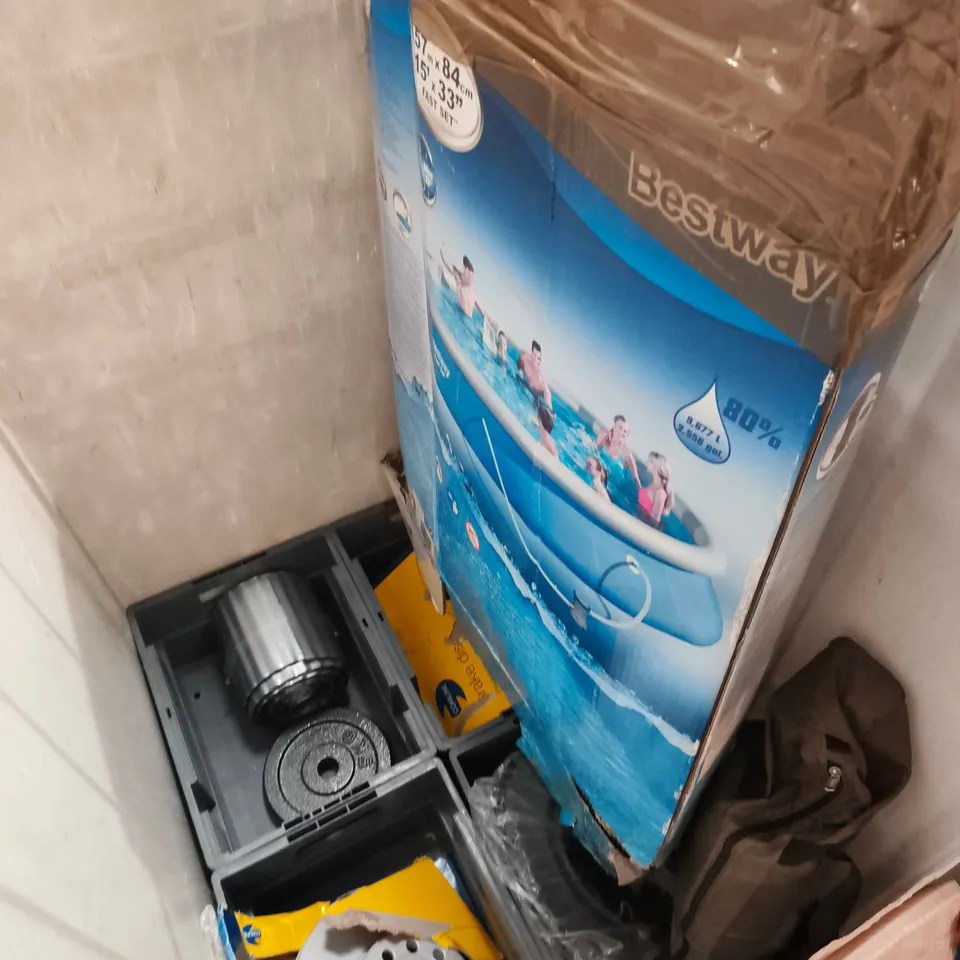 CAGE OF APPROXIMATELY 5 ASSORTED HOUSEHOLD ITEMS - COLLECTION ONLY