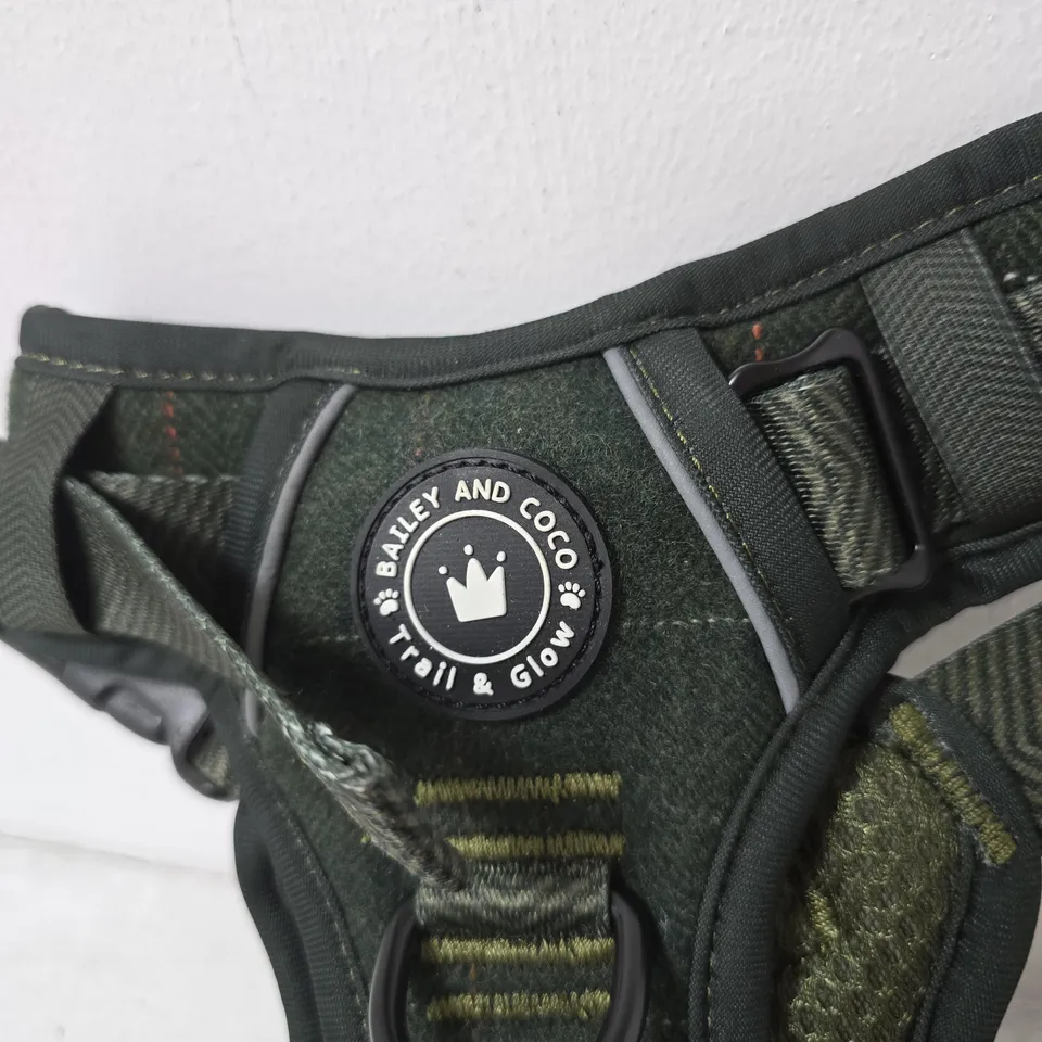 BAILEY AND COCO TRAIL & GLOW DOG HARNESS – OLIVE/GREEN