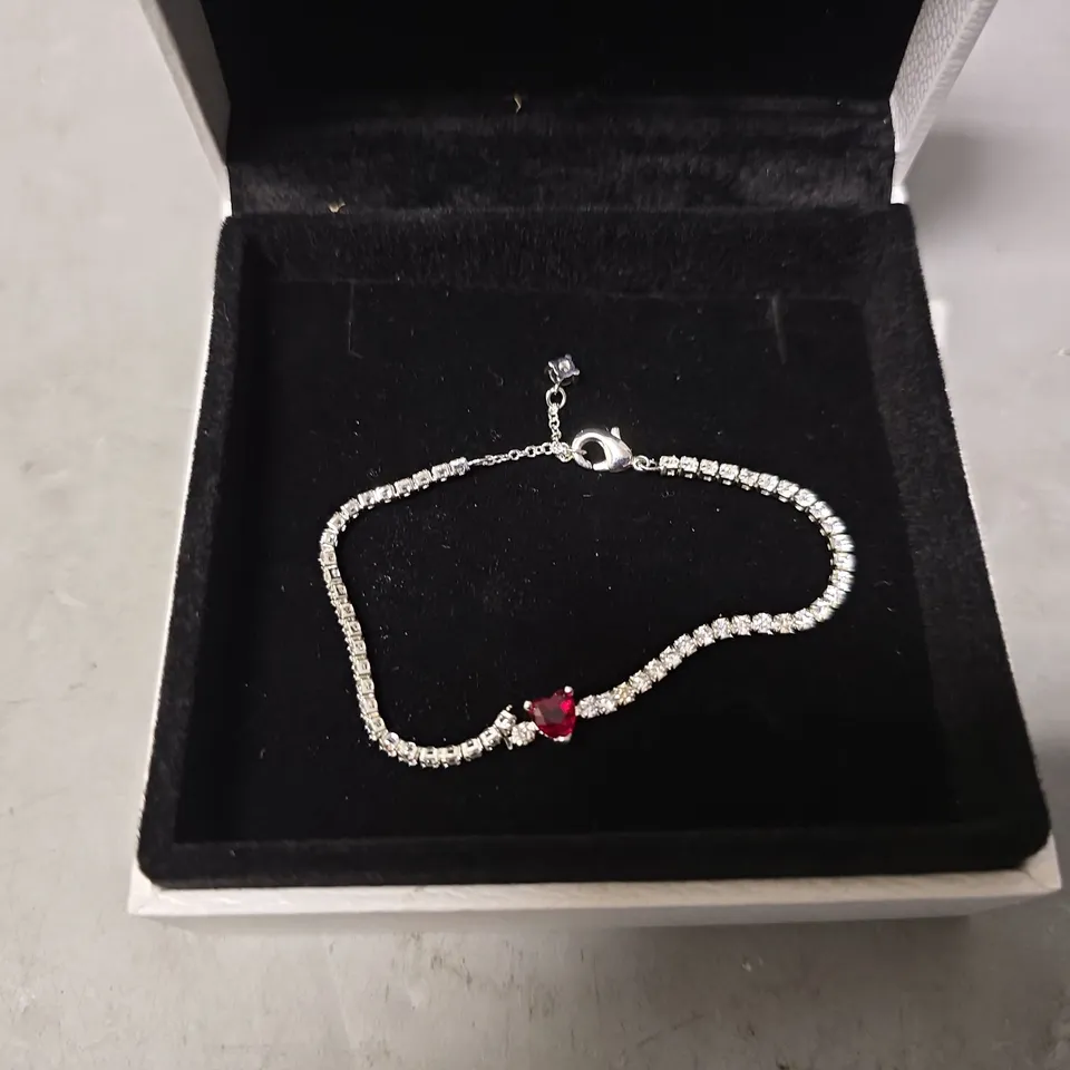 BOXED PANDORA HEART BANGLE 