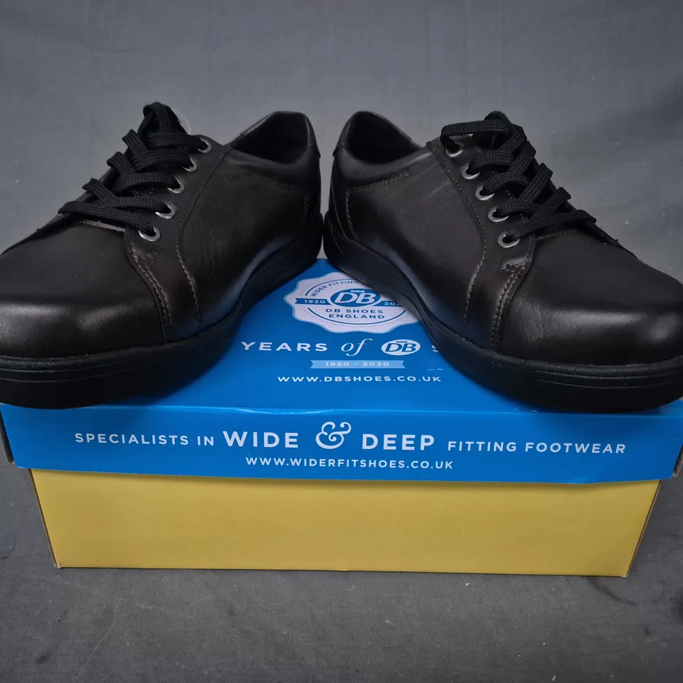 BOXED PAIR OF DB SHOES IN DARK BRONZE UK SIZE 5