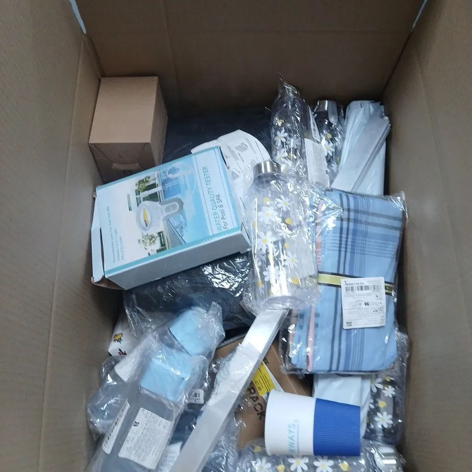 APPROXIMATELY 20 ASSORTED HOUSEHOLD ITEMS INCLUDING WATER QUALITY TESTER , FLORAL DRINK BOTTLE AND AIRWAYS TRAVEL CUP