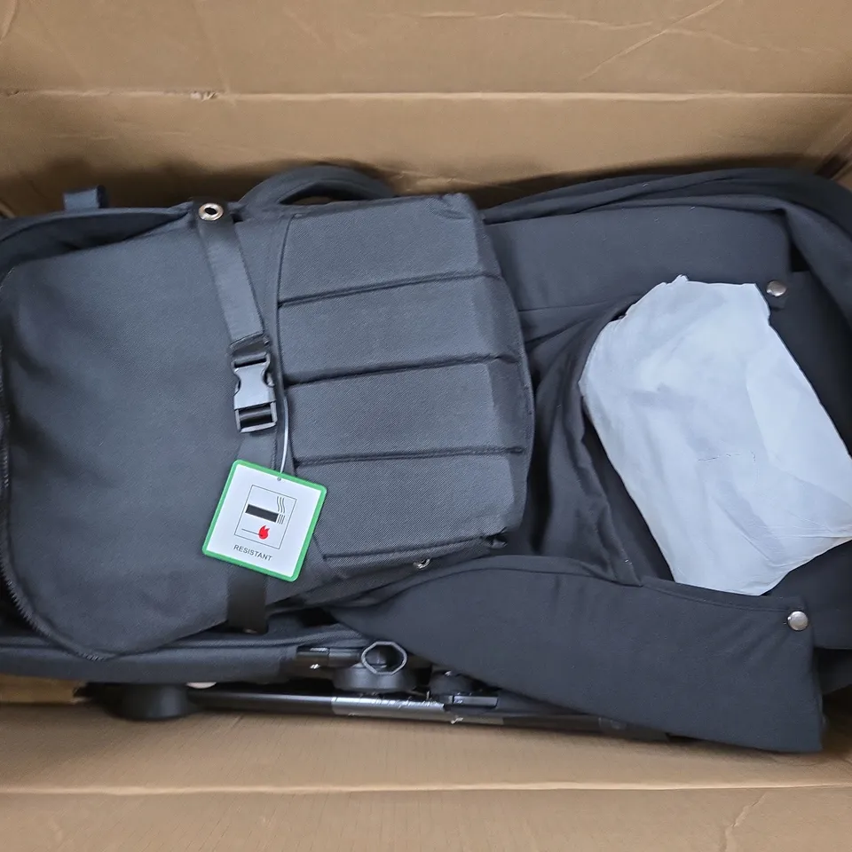BOXED ICKLE BUBBA STOMP URBAN 9 PIECE TRAVEL SYSTEM - COLLECTION ONLY