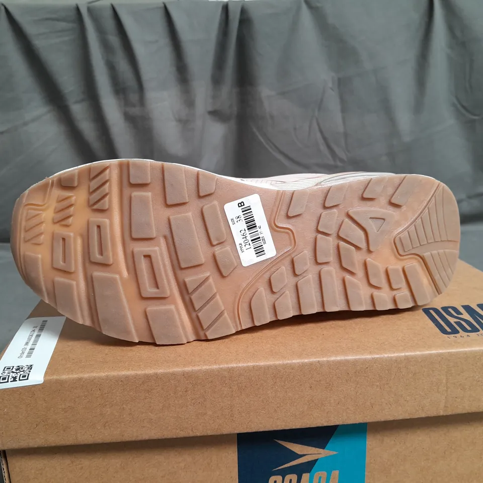 BOXED PAIR OF OSAGA TRAINERS SIZE EU 38