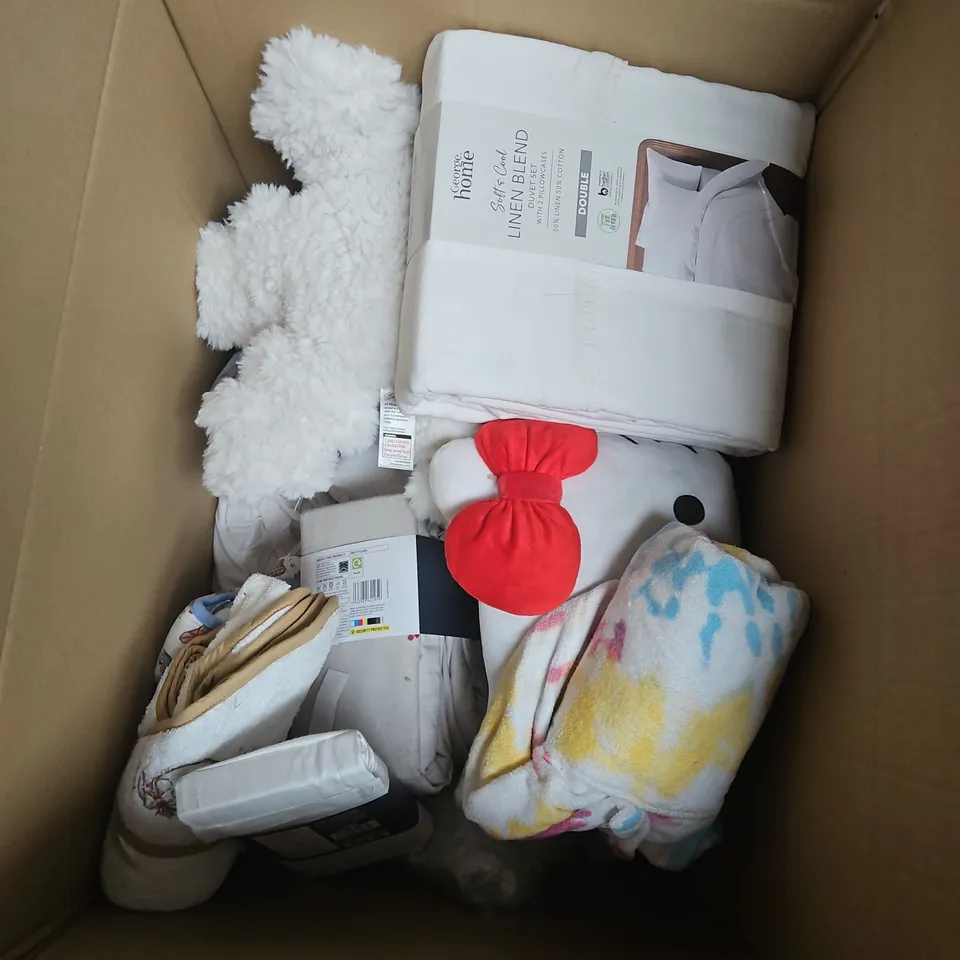 BOX OF APPROXIMATELY 12 ASSORTED BEDDING & SOFT FABRICS ITEMS TO INCLUDE - CUSHION - DUVET SET - BABY FITTED SHEETS