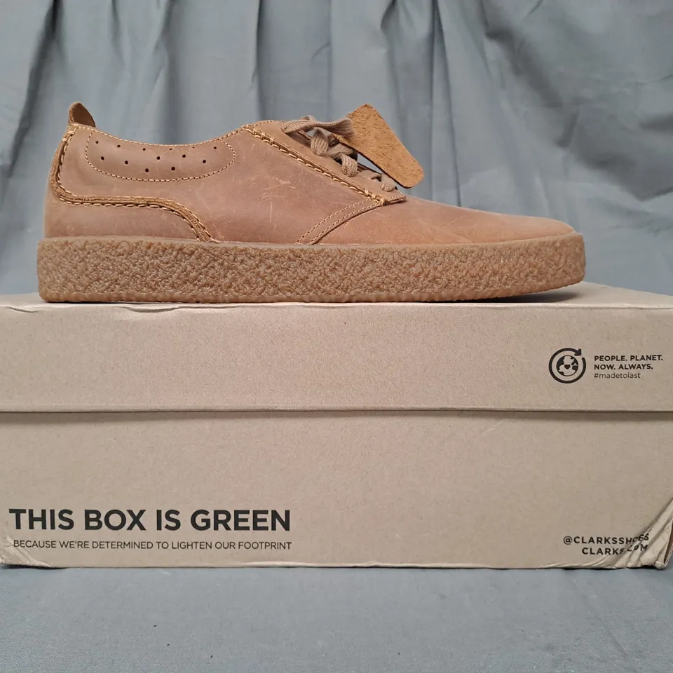 BOXED CLARKS SHOES IN BROWN UK SIZE 8.5