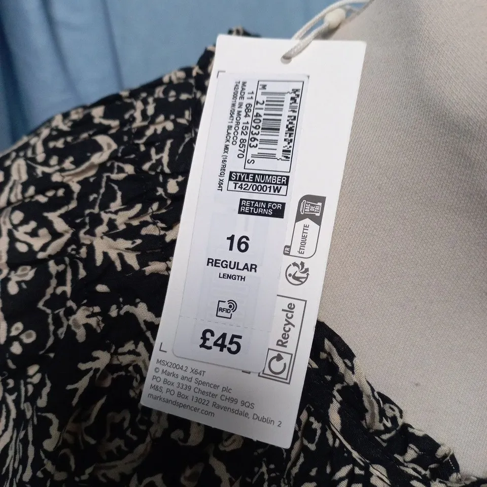 M&S PURE COTTON PATTERENED MAXI DRESS IN NATURAL OVER BLACK - 16 REG